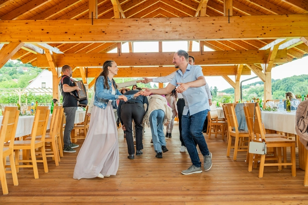 #harmonikar #ekipatutasos #harmonikarmatic #harmonikarzarojstnidan #rojstnidan #poroke #poroka #harmonikarzaporoko #porocniharmonikar #harmonikarzadogodke #dogodek #praznovanje #mlaj #harmonikarzamlaj #zabava #harmonikar #najem #najemharmonikarja #najemharmonikar #maticceglar