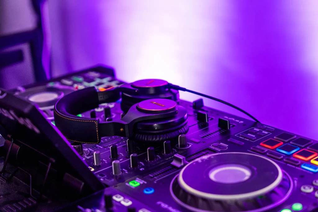 #poroka #dj #porocnidj #najemdjja #djzaporoko #najemdjjazaporoko #slovenija #slovenia #glasbanaporoki #porokaslovenija #najemdj #najemdjcena #djzaporokocena #cena